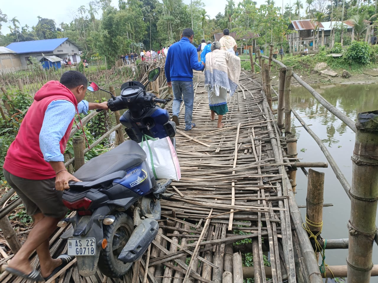 People of Dhemaji threatened to boycott the upcoming LS election if the bridge over Jiadhal River not built