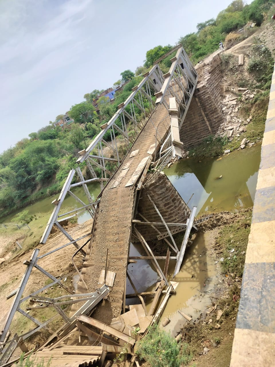 100 year old bridge collapsed