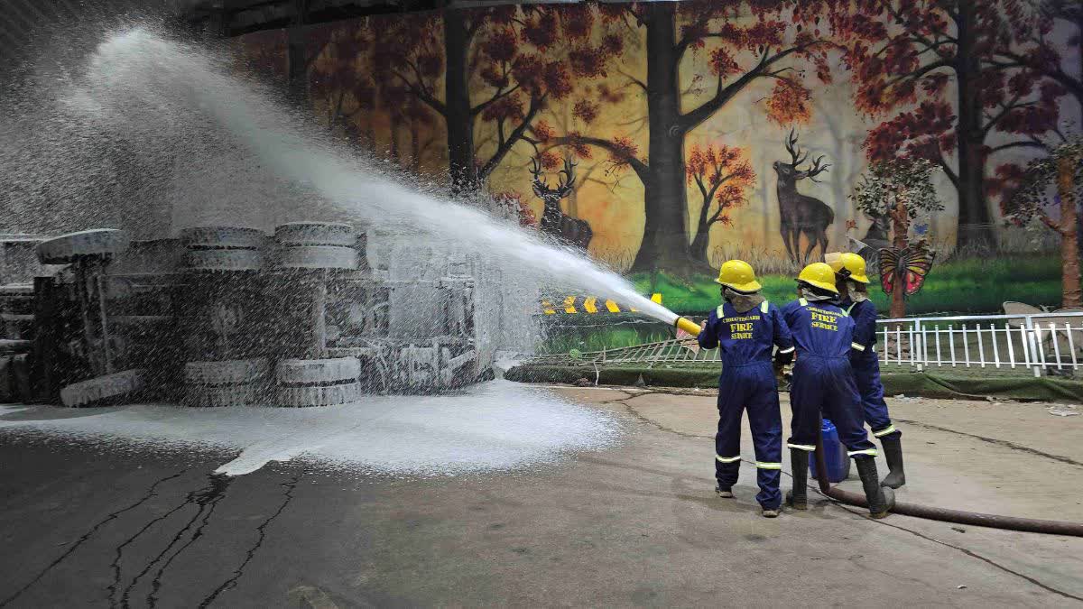 Oil tanker overturned in Supela under bridge