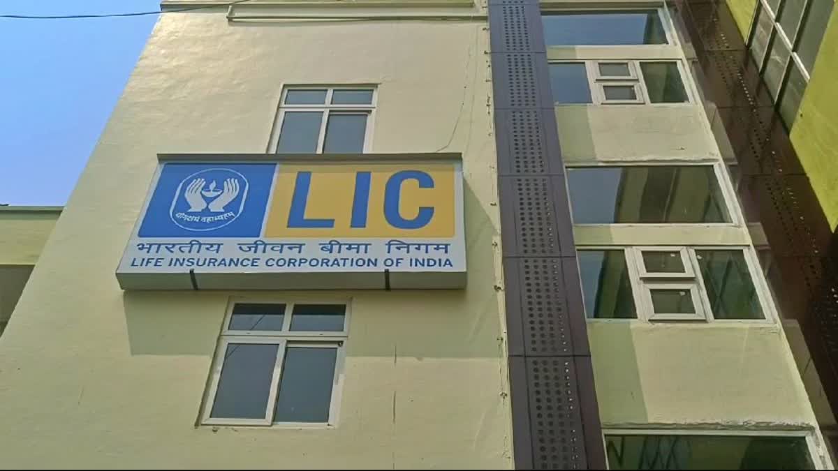 Police investigating theft of lakhs of rupees