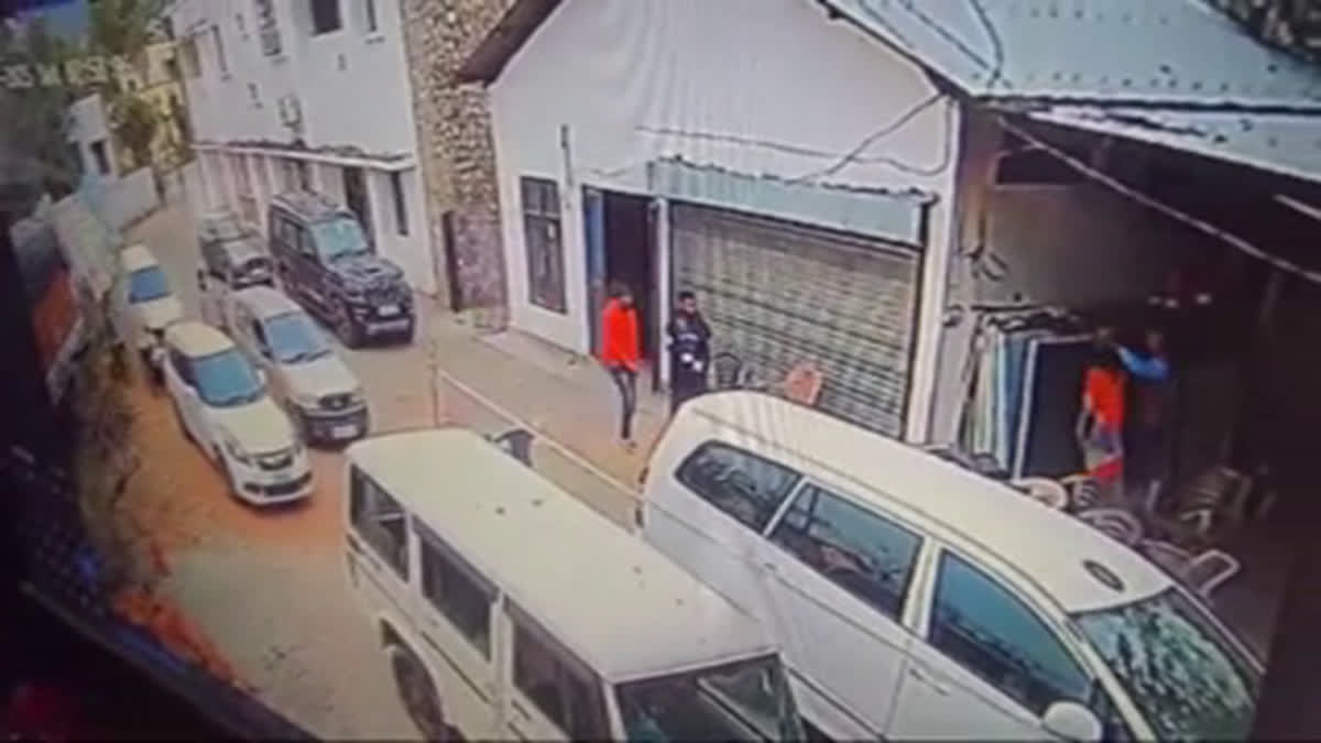 बंबर ठाकुर गोलीकांड मामले में एक और शूटर गिरफ्तार
