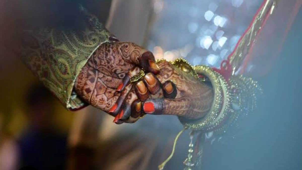 Amidst wedding rituals, a bride's sudden disappearance on the pretext of using the washroom leaves a groom in Kanpur South devastated, sparking a police investigation into alleged marriage fraud.