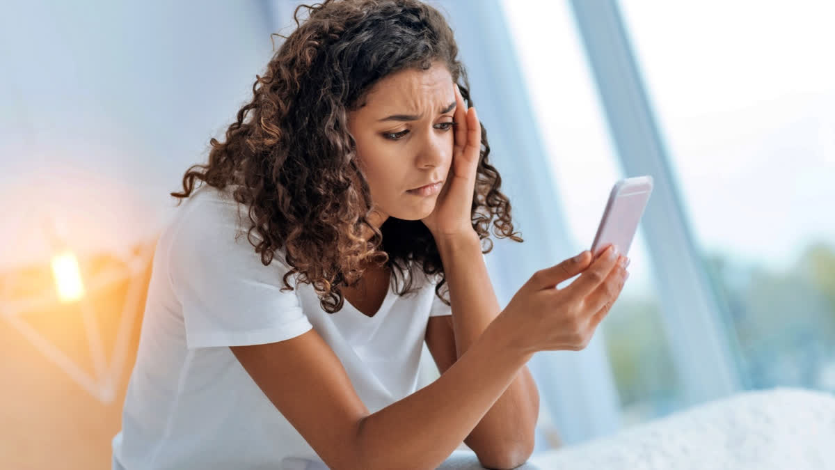 Smartphone Overuse Is Raising Your Risk of Heart Disease