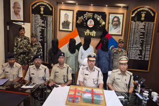Ranchi police arrested two jewelers along with chain snatchers