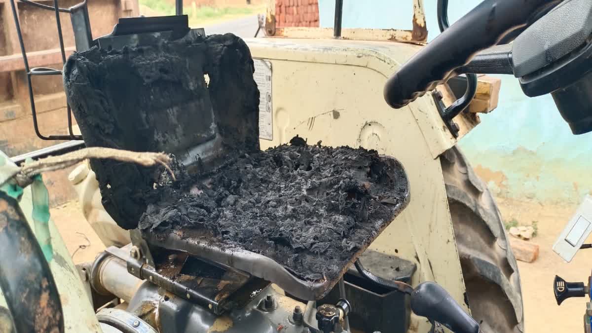 criminals-set-fire-to-two-tractors-in-lohardaga