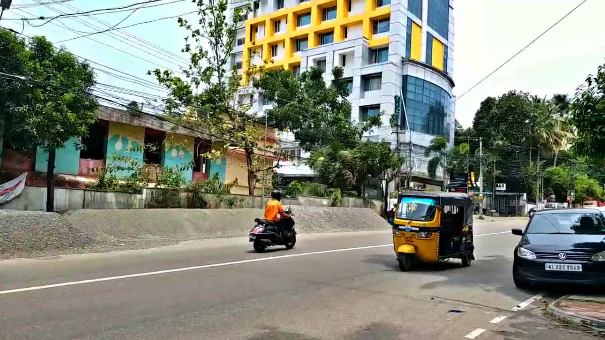 കുമാരപുരത്ത് സ്‌കൂളിന് സമീപം ബാർ  സ്‌കൂളിനടുത്ത് ബാർ  BAR NEAR SCHOOL IN KUMARAPURAM  KUMARAPURAM UP SCHOOL