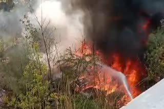 नोएडा में स्कोडा के सर्विस गोदाम में लगी भीषण आग