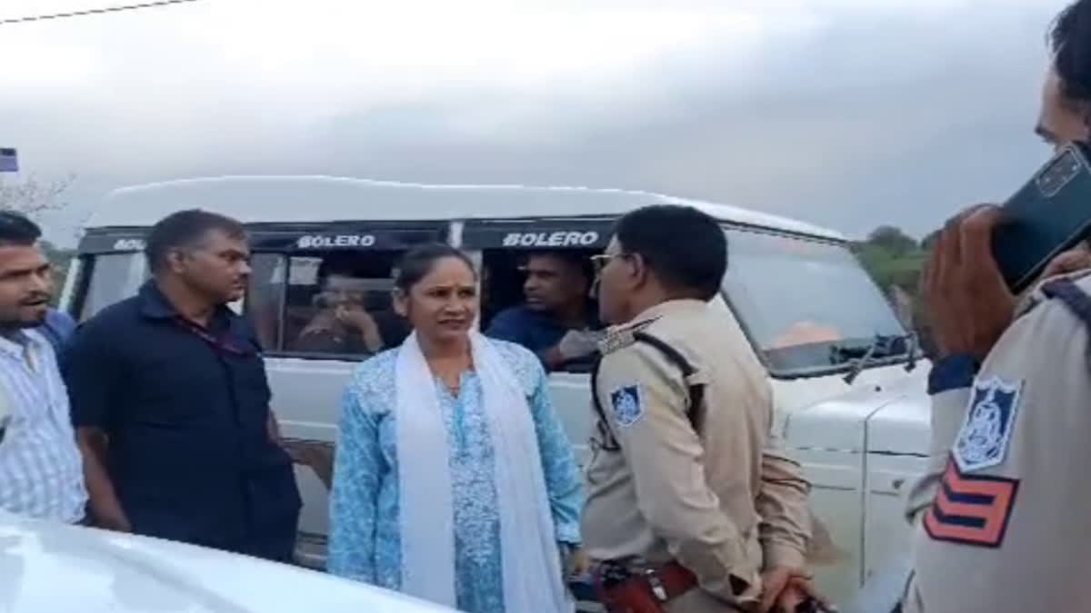 MLA Rambai parihar stopped vehicle checking