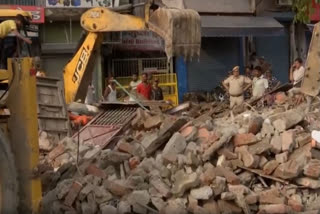 Delhi PWD demolishes Illegally-built Hanuman temple, dargah in Bhajanpura amid tight security