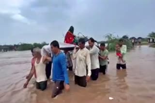 Gir Somnath A pregnant woman of Khatriwala was rescued in the flood situation