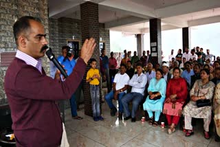 Anirudh Singh visit Gram Panchayats of Kasumpti.