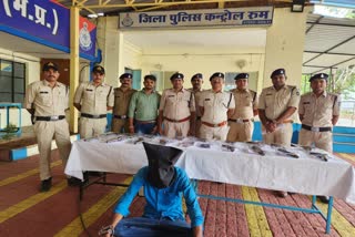 Illegal weapon sellers arrested in barwani