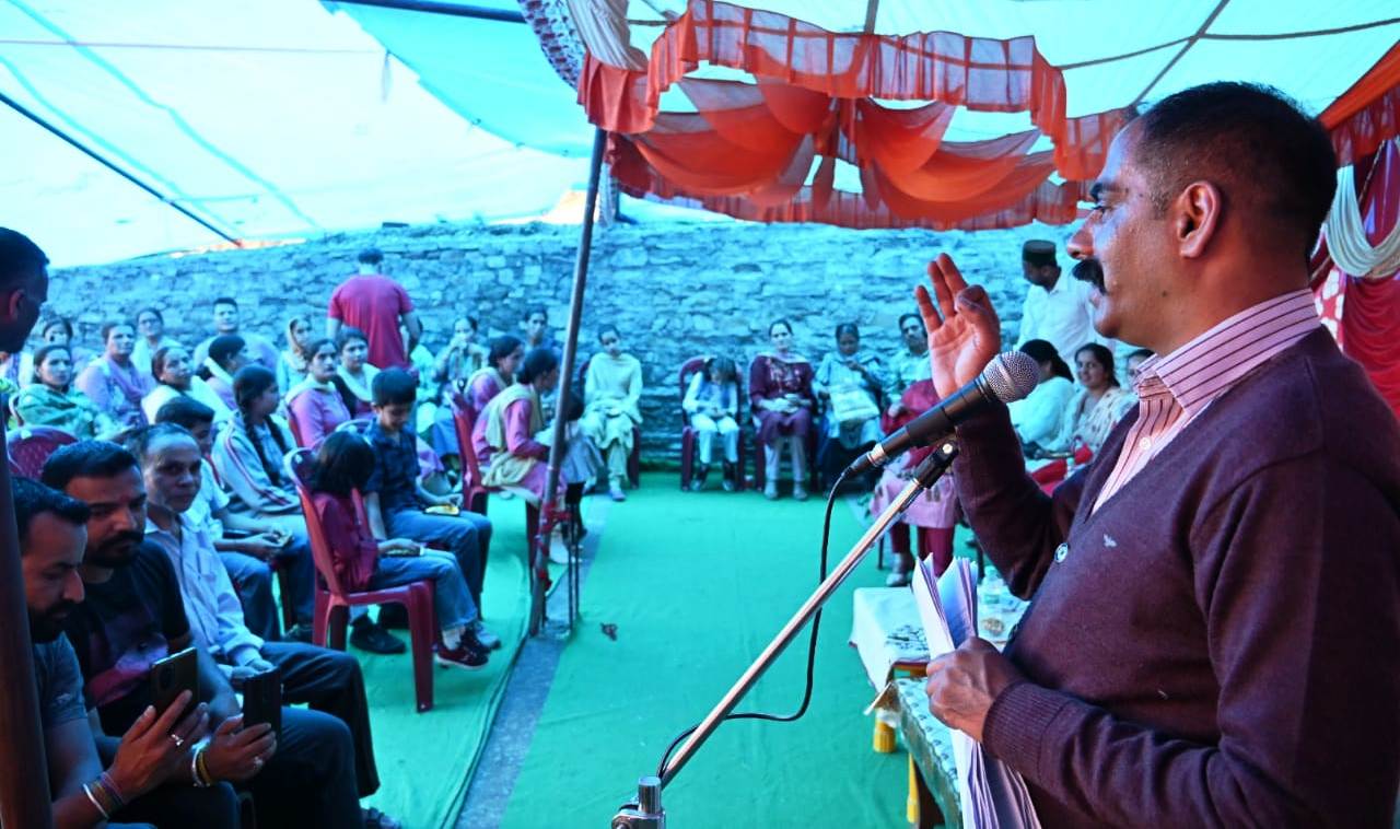 Anirudh Singh visit Gram Panchayats of Kasumpti.