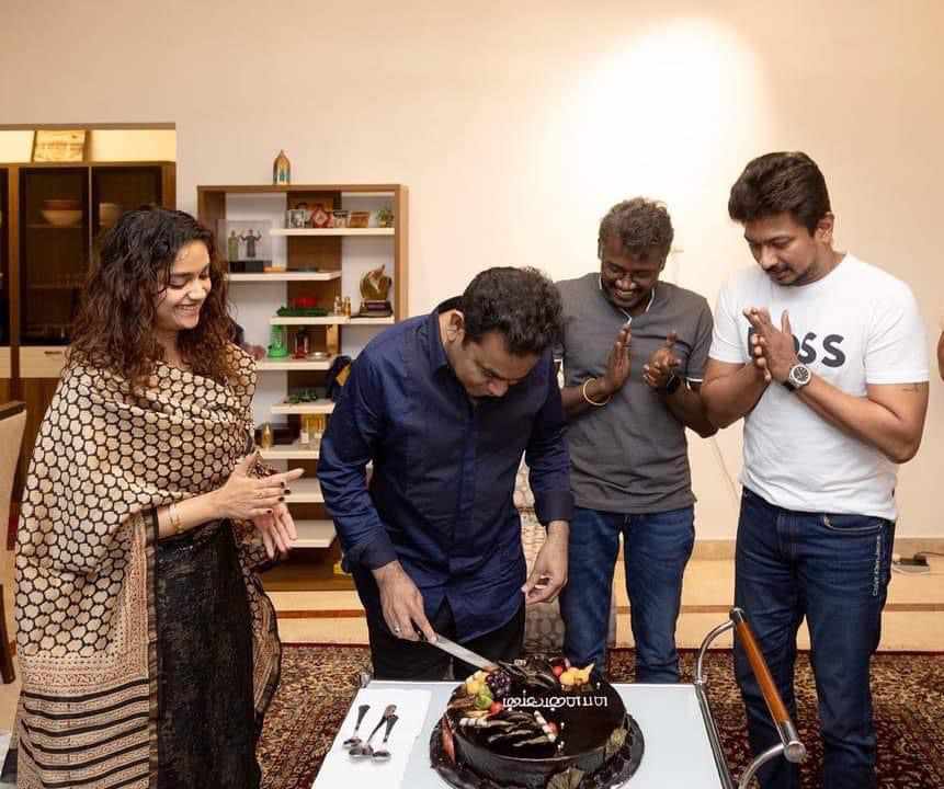 Maamannan movie success celebration Udhayanidhi Stalin gifted a Mini Cooper car to director Mari Selvaraj