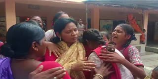 Students Became Emotional For Teachers Transfer in Medak