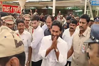 Jagan Returned to Vijayawada from Bangalore