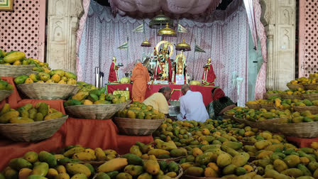 गोविंद देव जी मंदिर में आम झांकी