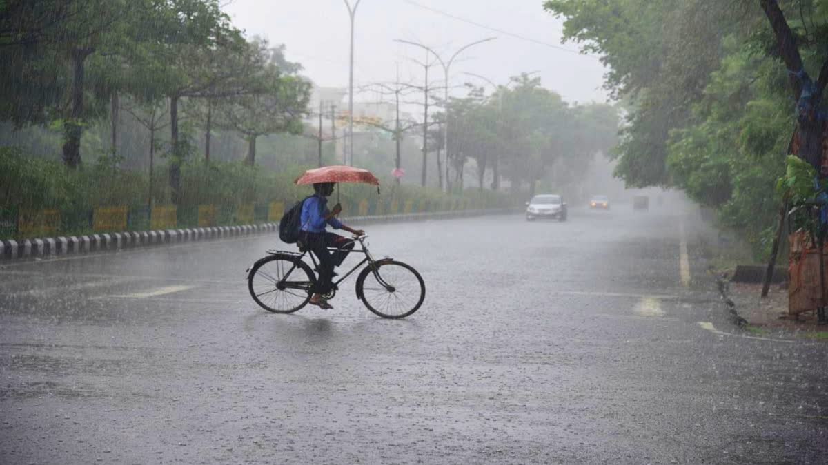 The Meteorological Department has predicted light to moderate rains in Gujarat today
