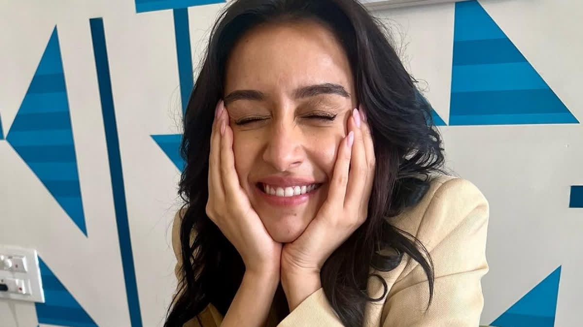 Watch: Shraddha Kapoor gushes as fan goes down on one knee with a bouquet at airport