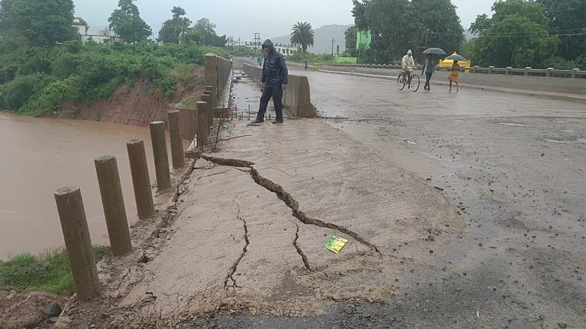 crack in nagabali bridge