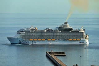 cruise ship