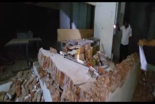 Ahmedabad Accident: મકરબામાં મોટી હોનારત, દિવાલ ધરાયાશી થતા એકનું મોત