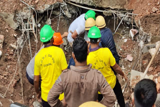 slab collapses in complex in Bhavnagar