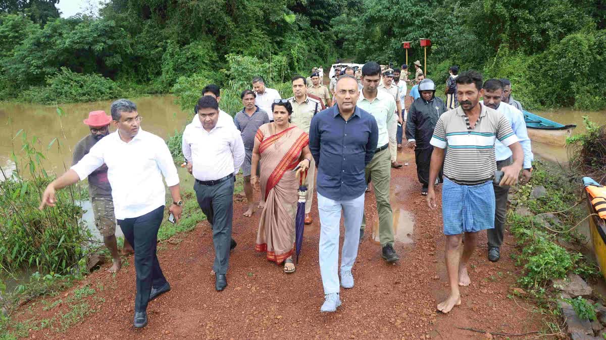 Minister Dinesh Gundu Rao visited flood affected areas of Dakshina Kannada district