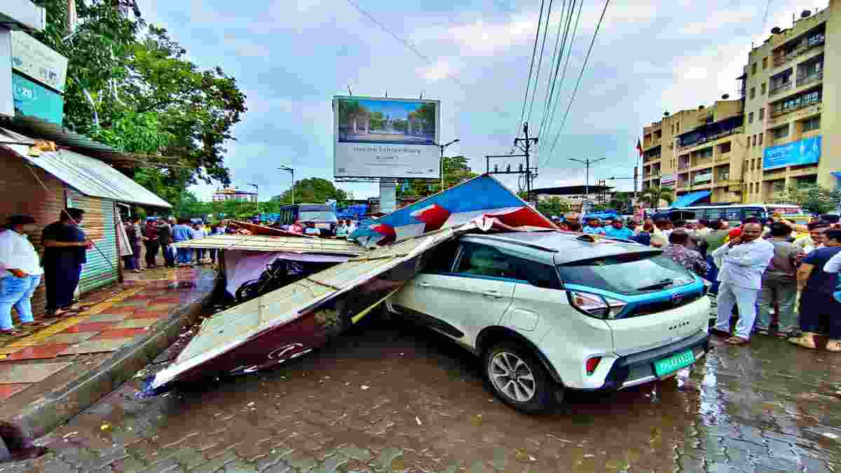 Hoarding collapsed at Sahajanand Chowk