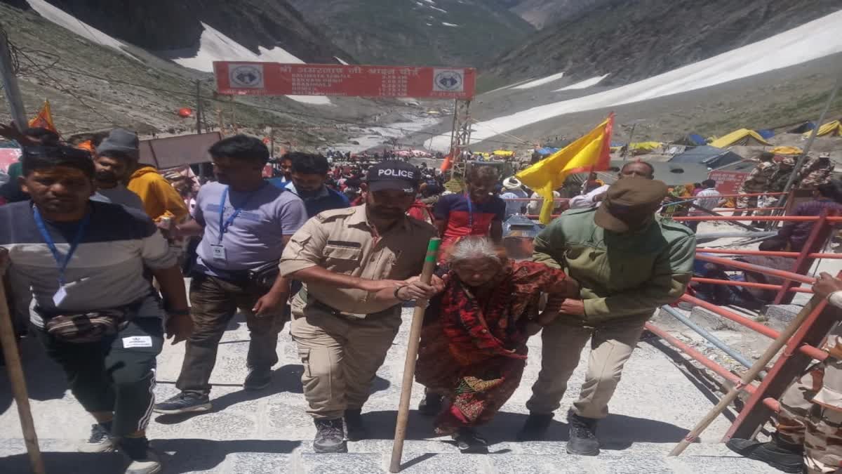 fresh batch of 1295 Amarnath Yatries leave for Amarnath yatra