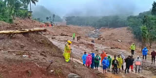 WAYANAD MUNDAKKAI LANDSLIDE SEARCH  MUNDAKKAI LANDSLIDE VICTIMS  വയനാട് മുണ്ടക്കൈ ദുരന്തം തെരച്ചില്‍  വയനാട് മുണ്ടക്കൈ ഉരുള്‍പൊട്ടല്‍