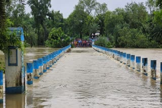 Heavy rains in Bengal affect normal life