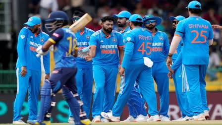 Why are Indian cricketers wearing black armbands in IND vs SL 1st ODI