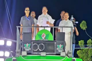 அதிமுக  பொதுச்செயலாளர் எடப்பாடி பழனிசாமி