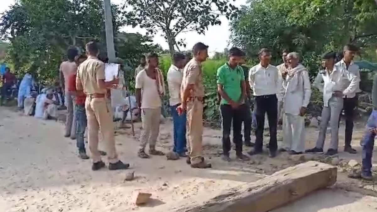 Priest killed in Dholpur