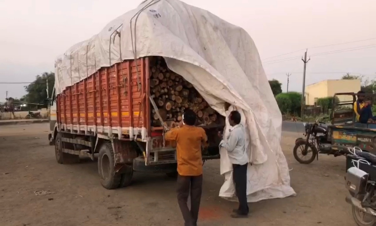 મુદ્દામાલ સાથે ટ્રક સીઝ