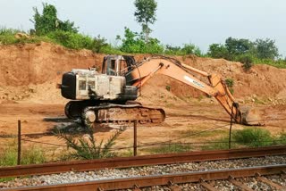 Militants attack railway site