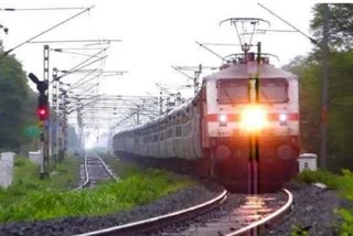 Stone pelting on trains again in Kerala Netravathi Express  pelted with stones near Kasargod