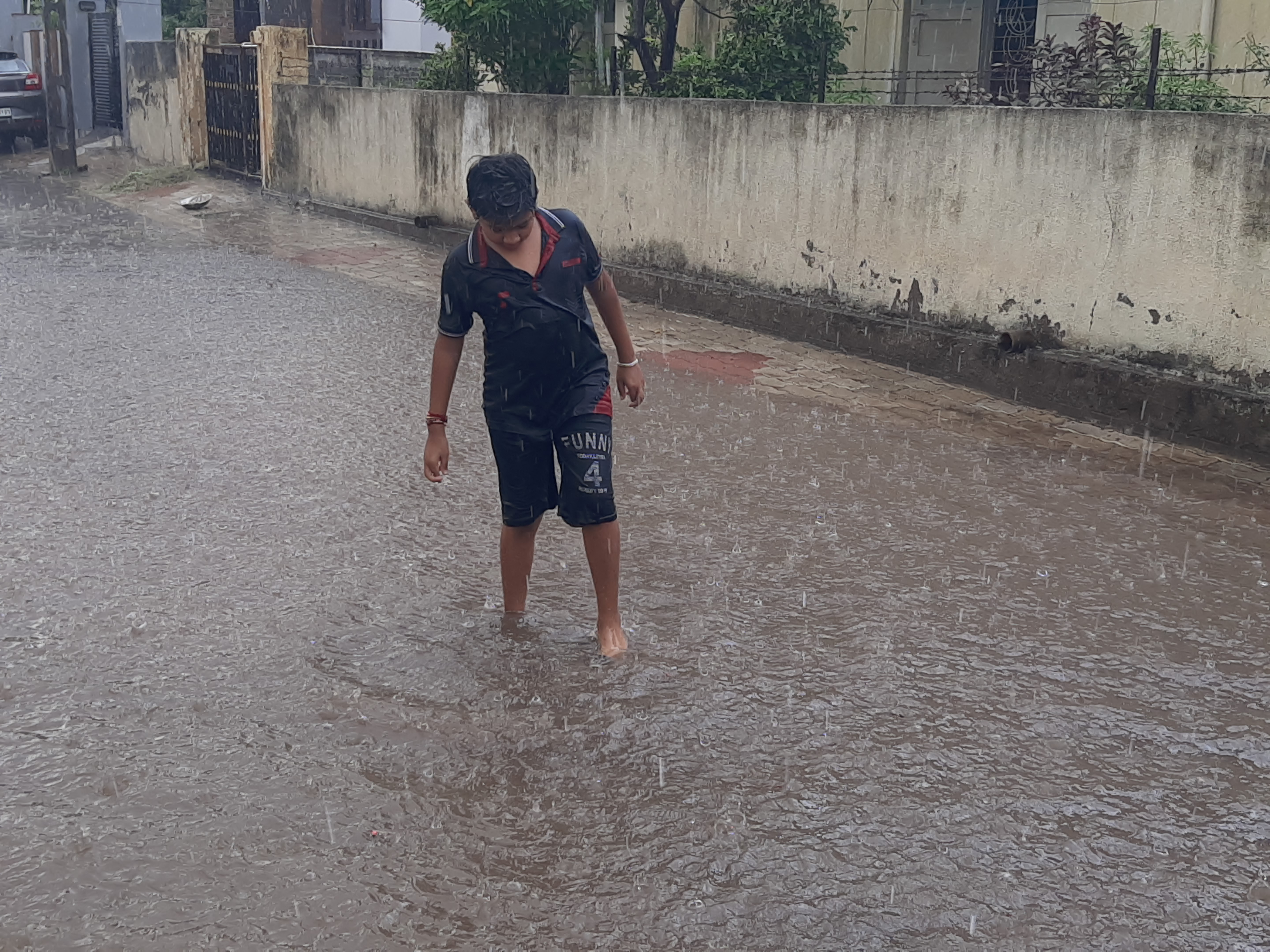 રસ્તાઓ પાણી પાણી