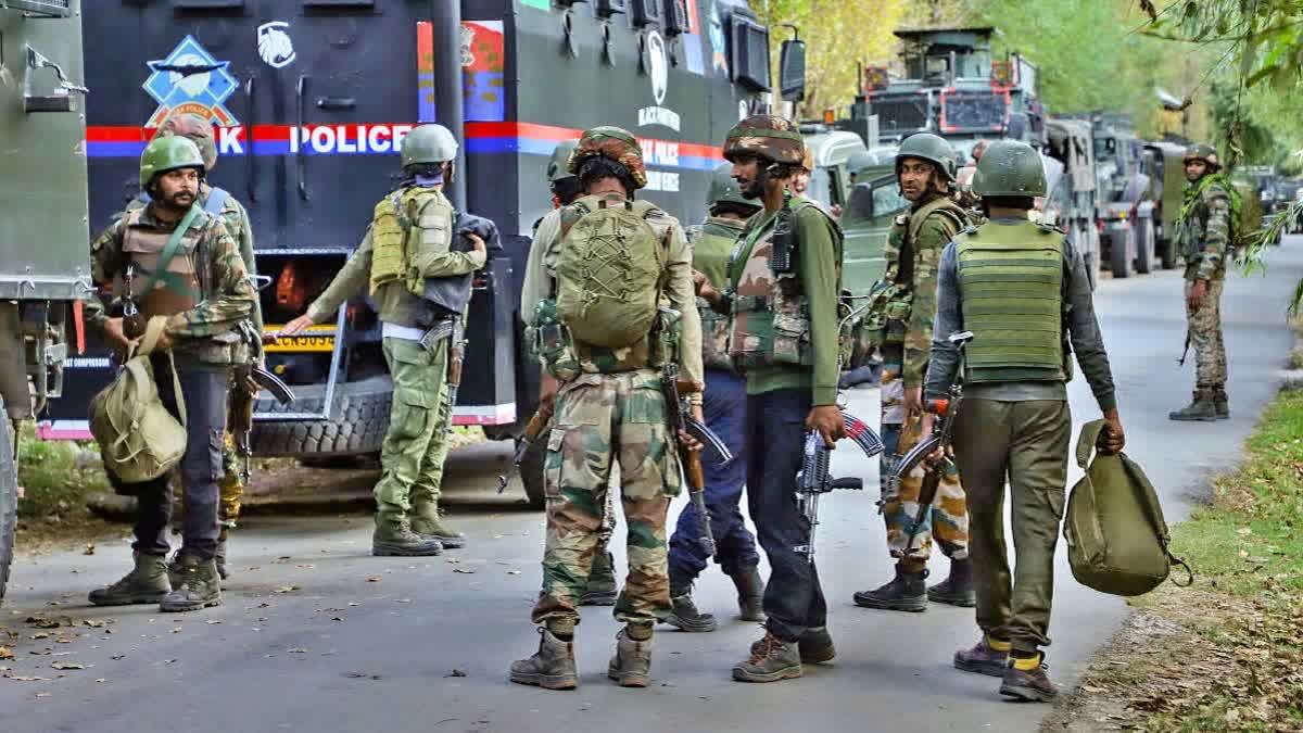 SUNJWAN ARMY BASE JAMMU Attack  TERRORISTS ATTACK IN JAMMU  സൈനിക താവളത്തിന് നേരെ ഭീകരാക്രമണം  ജമ്മുവില്‍ സൈനികന് പരിക്ക്