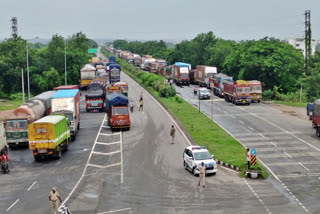 ALLOWING VEHICLES ON NH 65