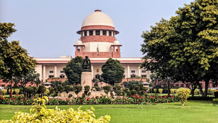 SC Asks Centre to Apprise About Compliance of 2021 Verdict on Welfare Measures for Migrant Workers