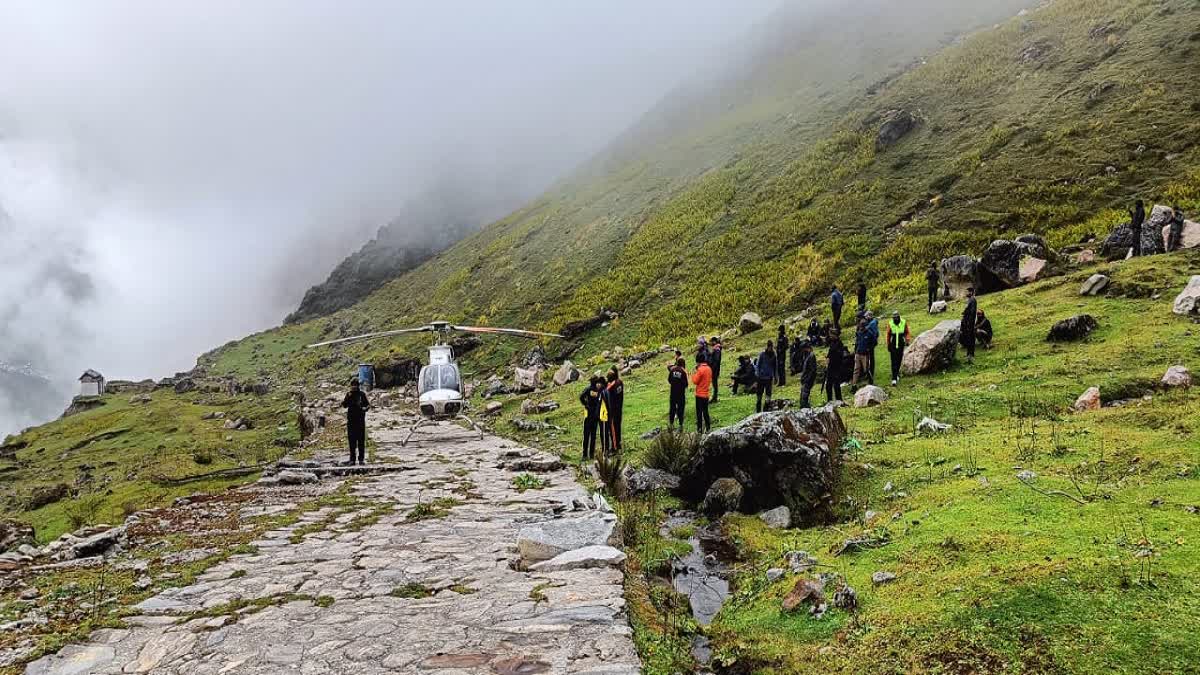 Emergency landing of helicopter in Kedarnath Dham