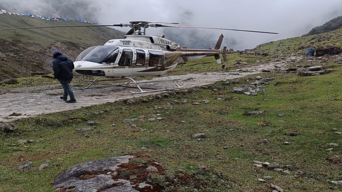 Emergency landing of helicopter in Kedarnath Dham