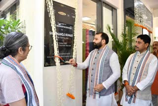 First Khadi outlet in IIT Delhi campus