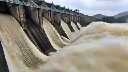 Gates of Maithon and Panchet Dam of Dhanbad opened