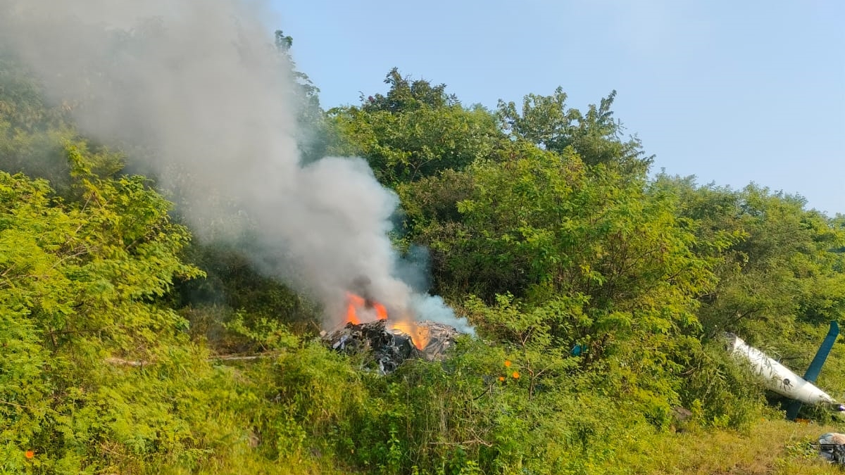 HELICOPTER CRASHES IN PUNE