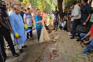 बीजेपी के राष्ट्रीय अध्यक्ष जेपी नड्डा ने स्वच्छता अभियान में हिस्सा लिया