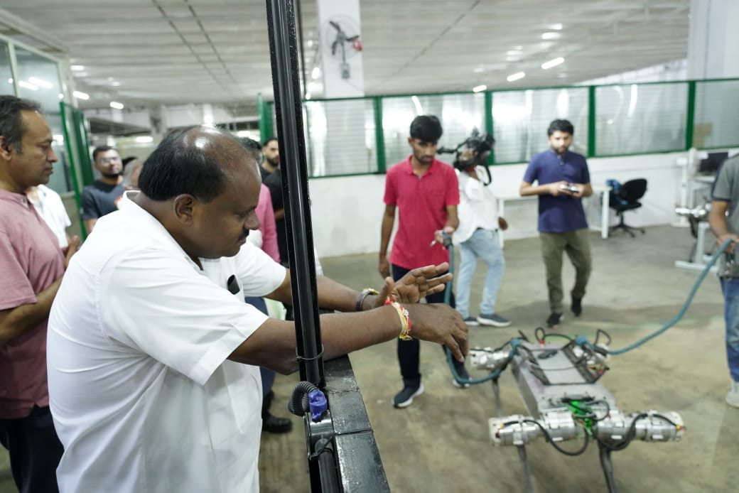 HD Kumaraswamy visited the Center of Excellence of the IISC