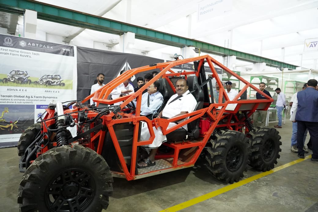 HD Kumaraswamy visited the Center of Excellence of the IISC